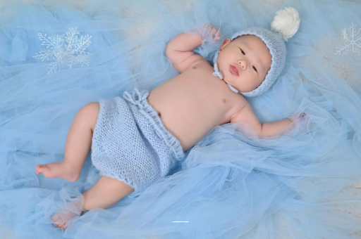 银川宝宝睡迷糊了才肯吃奶 银川宝宝睡迷糊了才肯吃奶